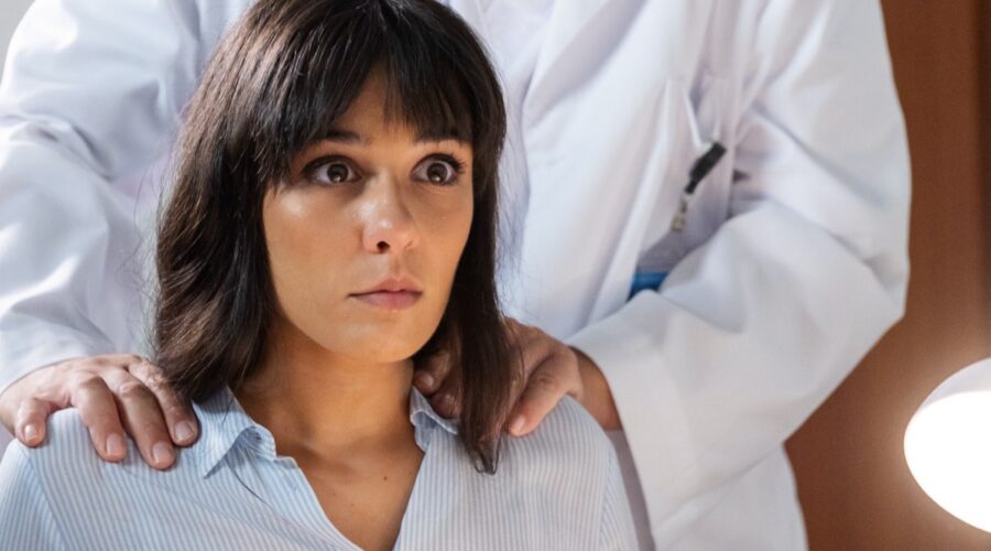 Giorgia Gianetiempo (Rossella) in una scena di “Un Posto Al Sole”. Credits: Rai.