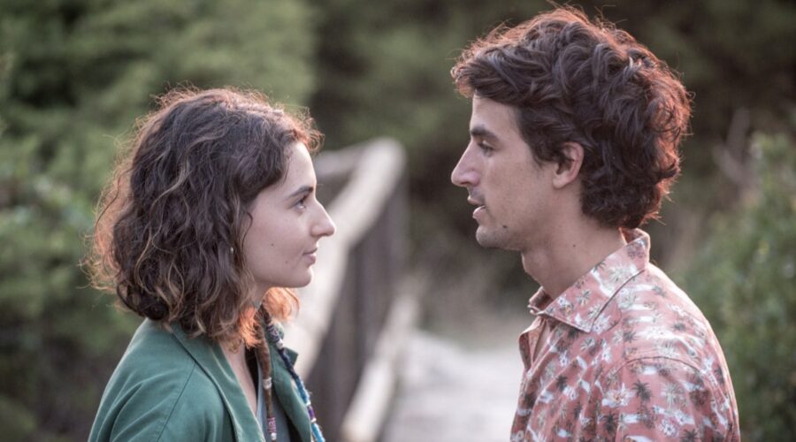 Da sinistra: Tecla Insolia (Marina Caruso) e Luigi Fedele (Federico Urbani) in una scena di “Sempre Al Tuo Fianco”. Credits: Rai.