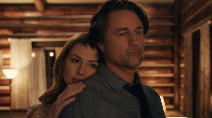 Virgin River. (L To R) Alexandra Breckenridge As Mel Monroe, Martin Henderson As Jack Sheridan Of Virgin River 6. Cr. Courtesy Of Netflix