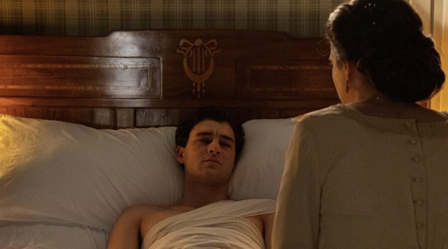 Xavi Lock (Curro De La Mata); Amparo Piñero (Martina Luján) In La Promessa Credits Rete In Rete