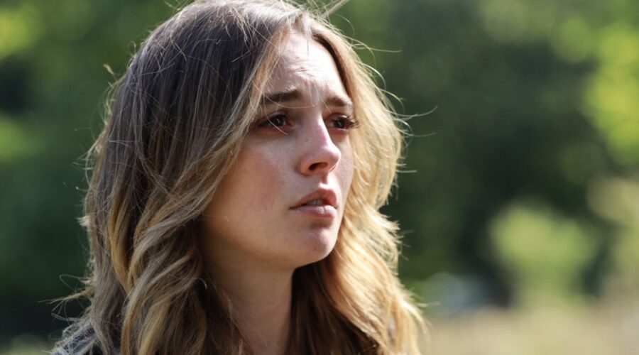 Melis Sezen (Deva Nakkasoglu) in una scena de “La Rosa Della Vendetta”. Credits: RTI Mediaset.