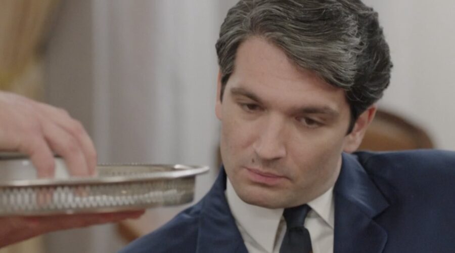 Filippo Scarafia (Roberto Landi) in una scena de “Il Paradiso Delle Signore 9 puntata 48”. Credits: Rai.