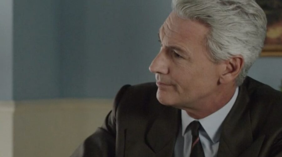 Roberto Farnesi (Umberto Guarnieri) in una scena della puntata 48 de “Il Paradiso Delle Signore 9”. Credits: Rai.