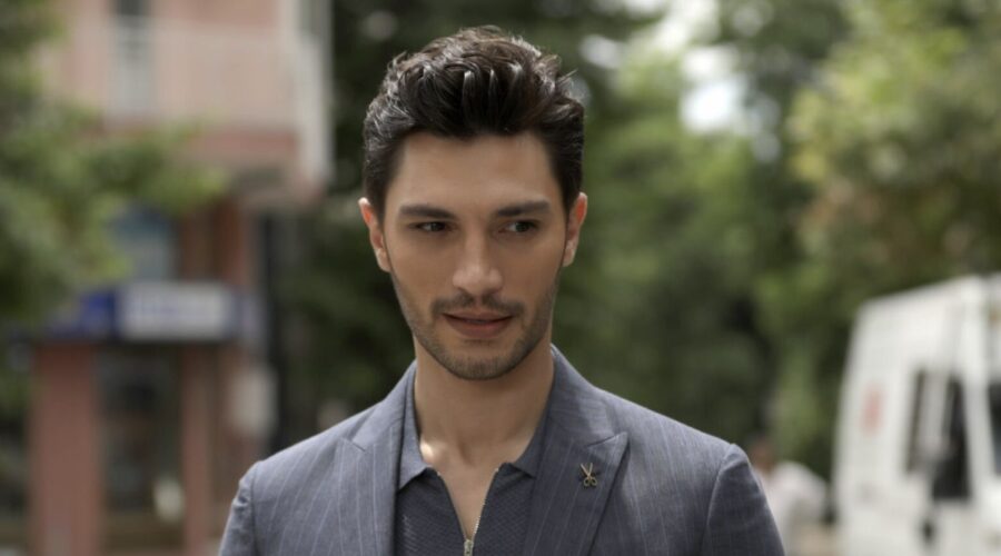 Ilhan Sen (Ozan Korfali) in una scena per “Love, Reason, Get Even”. Credits: RTI Mediaset.
