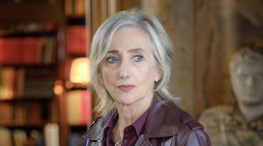 Lunetta Savino (Libera) in una scena di “Libera”. Credits: Rai.