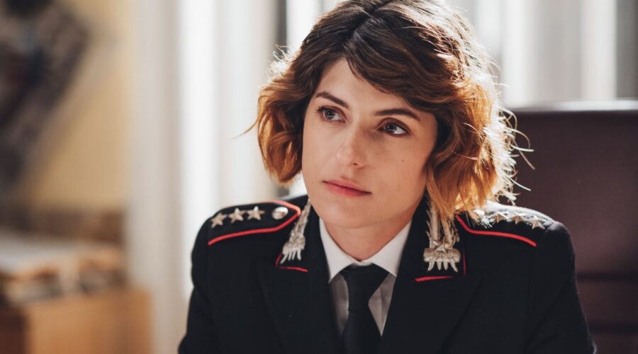 Maria Chiara Giannetta in una scena di in una scena di “Don Matteo 14”. Credits: Rai e Virginia Bettoja Per Lux Vide.