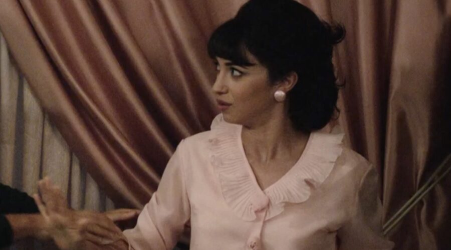 Clara Danese (Elvira) in una scena de “Il Paradiso Delle Signore 9 puntata 43”. Credits: Rai.