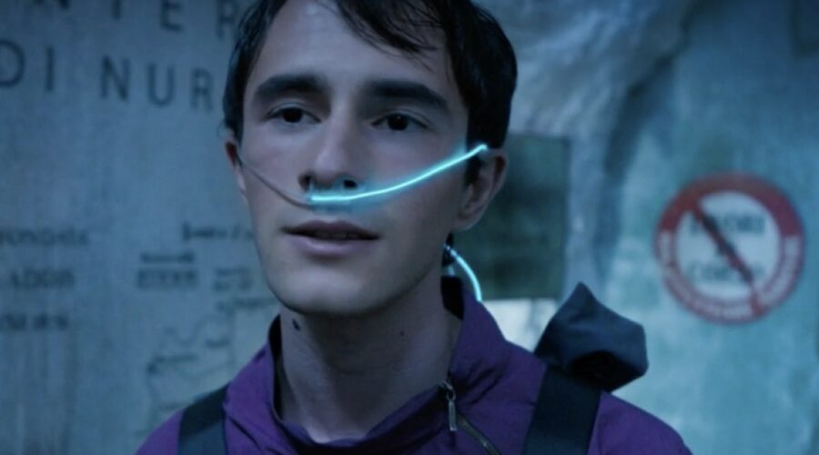 Screenshot di Roberto Nocchi in una scena di “Never Too Late” Episodio 1. Credits: Rai.