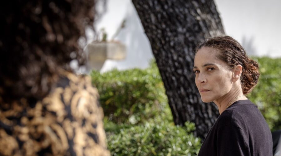 Simona Cavallari (Teresa) in una scena di “Storia Di Una Famiglia Perbene 2” Credits: Ufficio Stampa Mediaset.
