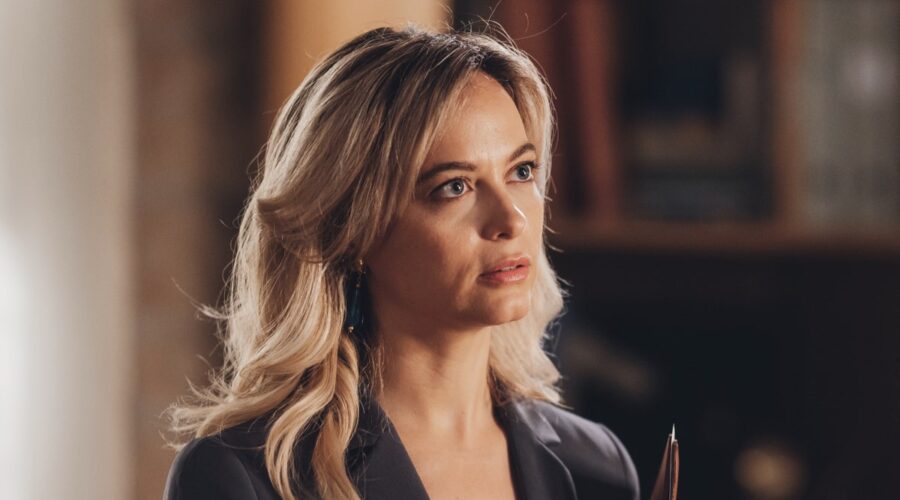 Gaia Messerklinger (Vittoria Guidi) in una scena di “Don Matteo 14”. Credits: Virginia Bettoja e Rai.