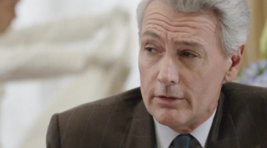 Roberto Farnesi (Umberto Guarnieri) in una scena della puntata 62 de “Il Paradiso Delle Signore 9”. Credits: Rai.