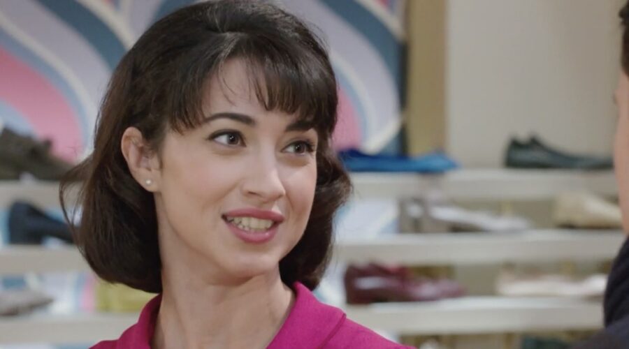 Clara Danese (Elvira) in una scena de “Il Paradiso Delle Signore 9 puntata 72”. Credits: Rai.