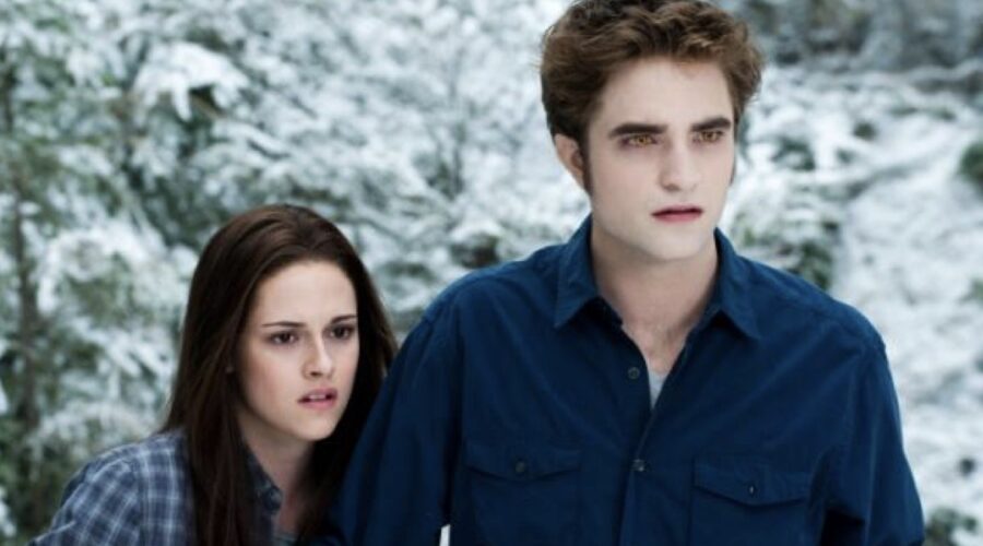 Kristen Stewart E Robert Pattinson In Eclipse Credits Mediaset
