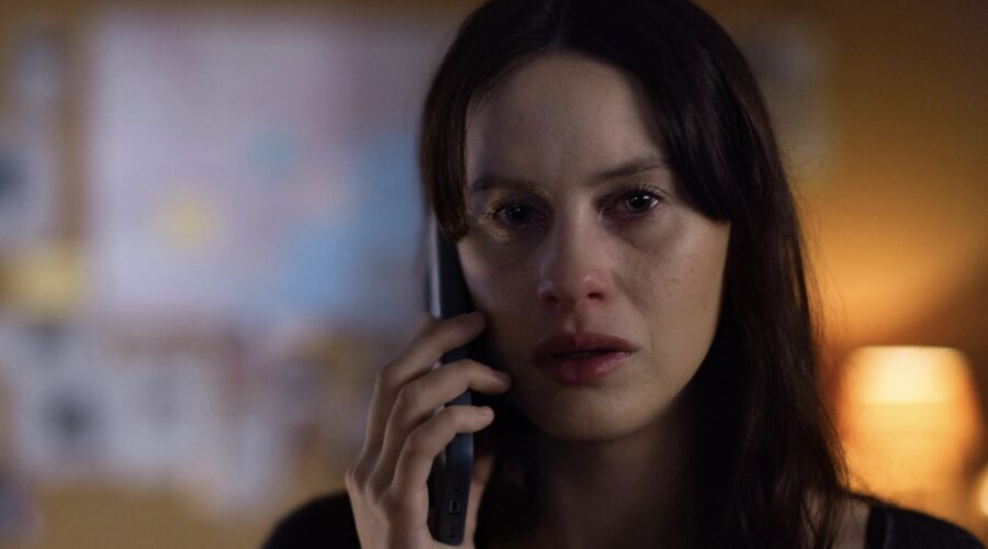 La Chica De Nieve. Milena Smit As Miren In Episode 01 Of La Chica De Nieve. Cr. Julio Vergne/netflix © 2024