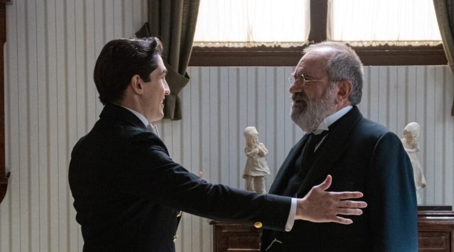 La Promessa Iii - 331 Retequattro - 1a Tv Mario Garcia (Salvador); Joaquin Climent (Romulo Baeza) credits rete in rete