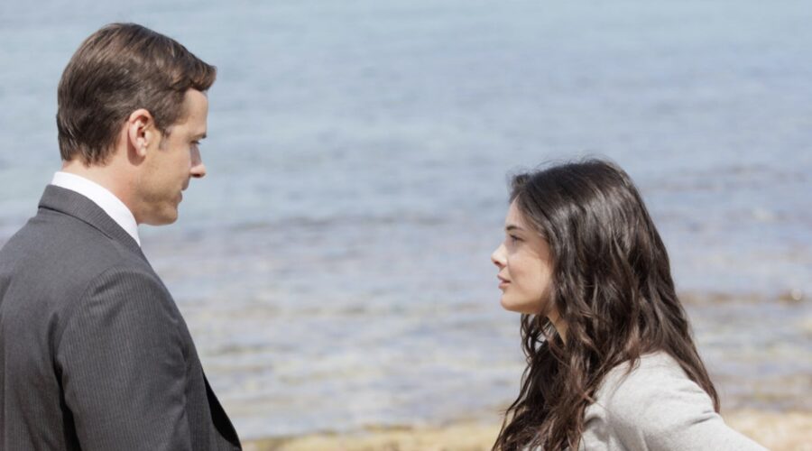 Da sinistra: Raniero Monaco Di Lapio (Mario) e Neva Leoni (Lara) ne “Il Patriarca”. Credits: RTI Mediaset.