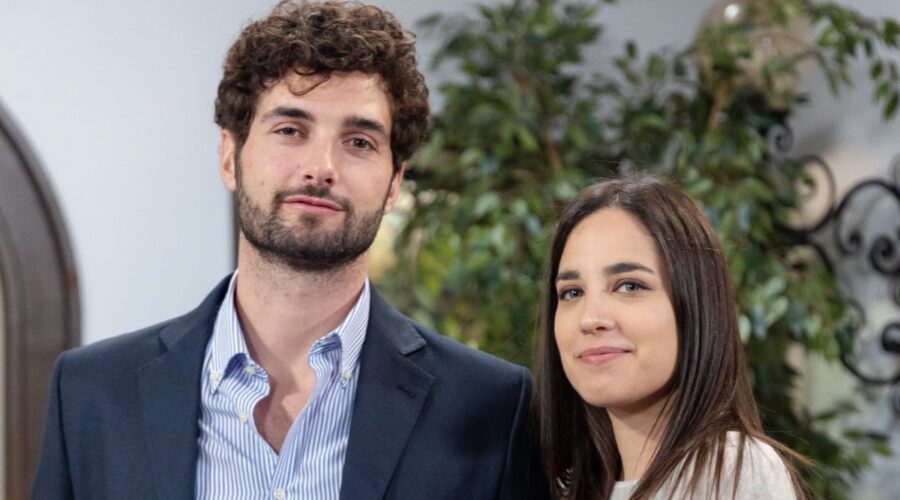 Da sinistra: Luca Turco (Niko) e Gina Amarante (Manuela) in una scena di “Un Posto al Sole”, Credits: Rai.