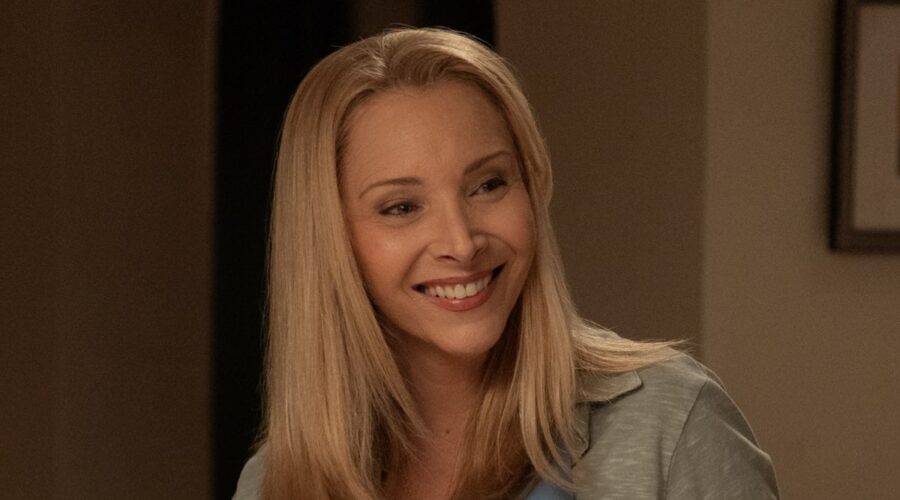 No Good Deed. Lisa Kudrow As Lydia In Episode 101 Of No Good Deed Cr Saeed Adyani Netflix