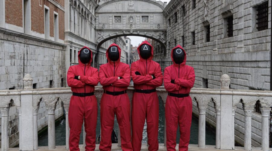 Squid Game A Venezia Immagine Del Flash Mob Credits Netflix
