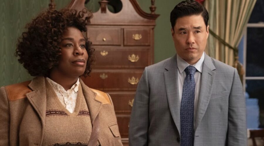 Uzo Aduba E Randall Park In The Residence Credits Netflix