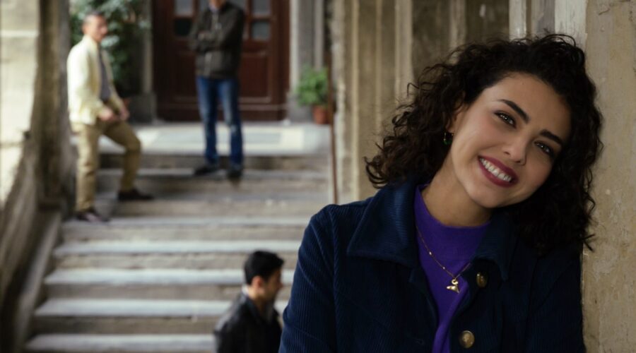 Chiara Russo (Fiore) in una scena di “Mina Settembre 3”. Credits: Anna Camerlingo e Rai.