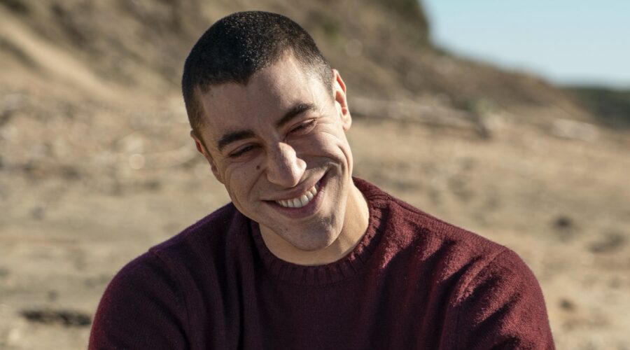 Eduardo Scarpetta (Fausto) in “Storia della mia famiglia”. Credits: Netflix.