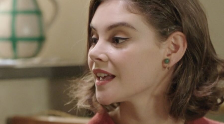 Elvira Camarrone (Clara Boscolo) in una scena della puntata 77 de “Il Paradiso Delle Signore 9”. Credits: Rai.