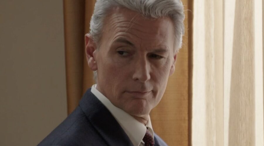 Roberto Farnesi (Umberto Guarnieri) in una scena della puntata 88 de “Il Paradiso Delle Signore 9”. Credits: Rai.