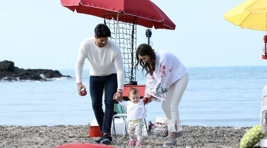 Neslihan Atagül Burak Özçivit Arven Beren Credits Rete In Rete