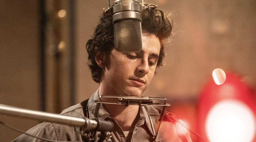 Timothée Chalamet In Una Scena Di A Complete Unknown Credits Searchlight