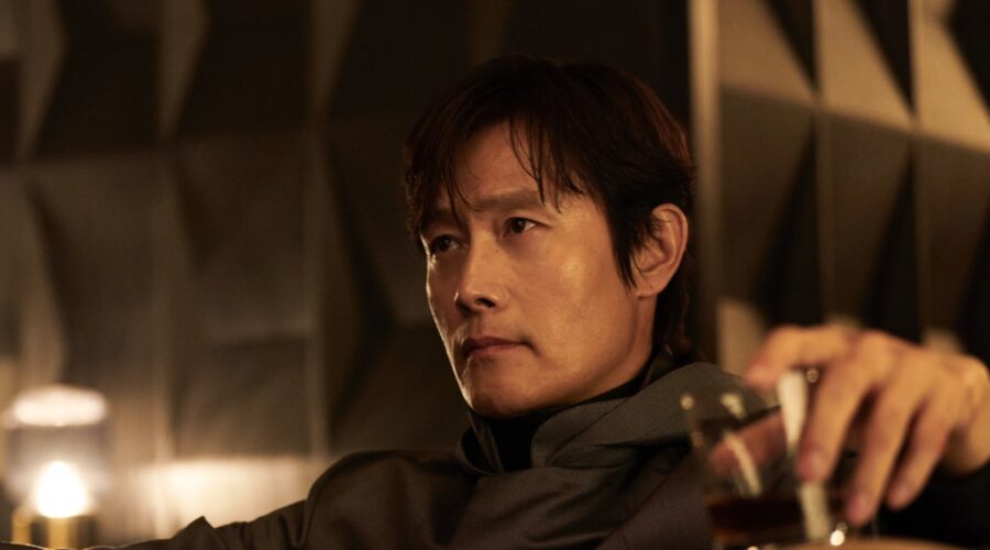 Lee Byung-hun Nei Panni Di Hwang In-ho, Front Man. In Squid Game 3 Credits Netflix