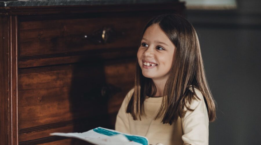Gaia Bella (Giulia) in “Che Dio ci Aiuti 8”. Credits: Rai.