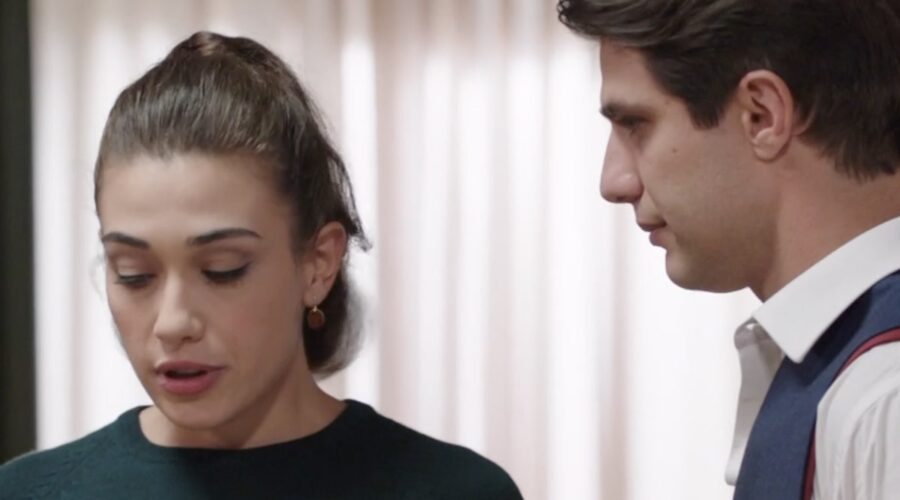Nicoletta Di Bisceglie (Rosa Camilli) e Pietro Masotti (Marcello) in una scena della puntata 101 de “Il Paradiso Delle Signore 9”. Credits: Rai.
