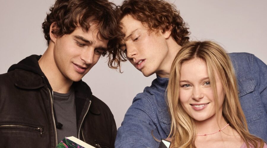 Mia Jenkins, Pepe Barroso Silva, E Luca Melucci Foto Promo Per Love Me Love Me Cuori Magnetici Credis Prime Video