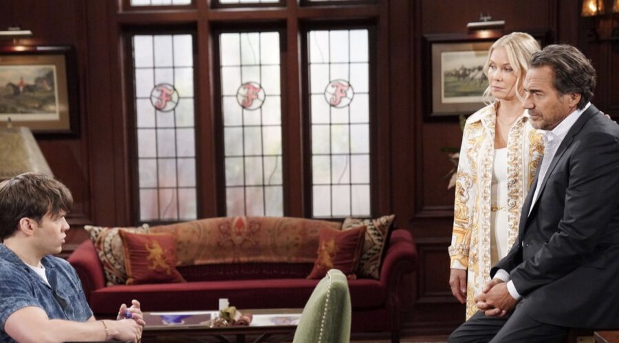 Da sinistra: Joshua Hoffman (R.J. Forrester), Katherine Kelly Lang (Brooke Logan) e Thorsten Kaye (Ridge) in una scena di “Beautiful” Credits: BBL Distribution/RTI Mediaset.