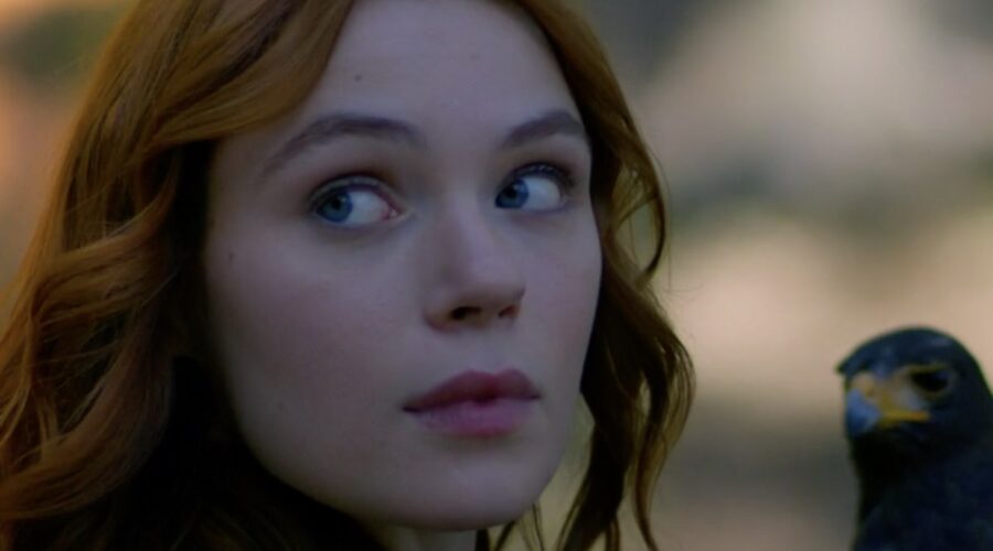 Bianca Panconi (Selvaggia) in una scena di “Costanza”. Credits: Rai.