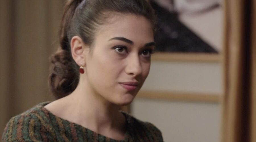Nicoletta Di Bisceglie (Rosa Camilli) in una scena della puntata 115 de “Il Paradiso Delle Signore 9”. Credits: Rai.