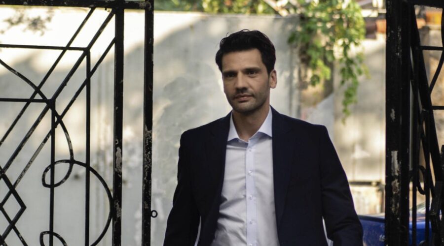 Kaan Urgancioglu (Ilgaz Kaya) in una scena di “Segreti di Famiglia”. Credits: RTI Mediaset.