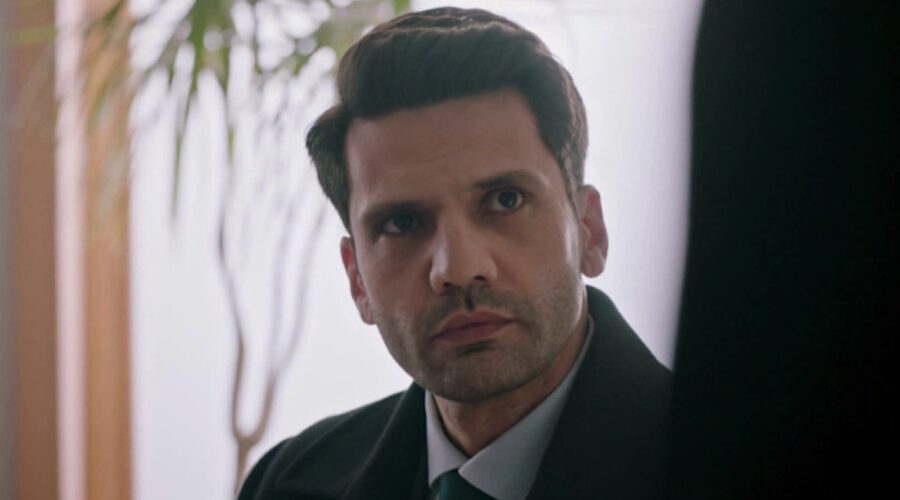 Kaan Urgancioglu (Ilgaz Kaya) in una scena di “Segreti di Famiglia”. Credits: RTI Mediaset.