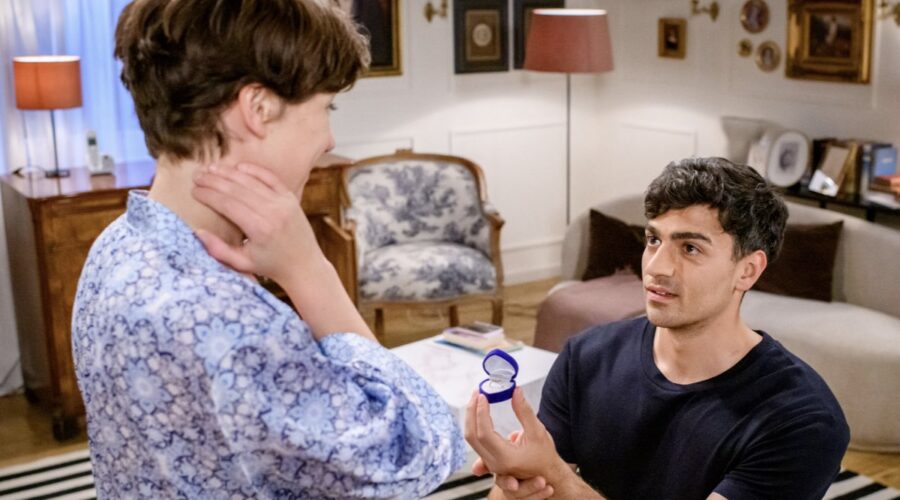 Da sinistra: Dorothée Neff (Eleni Schwarzbach) e Marcel Zuschlag (Leander Saalfeld) in una scena di “Tempesta d'amore”. Credits: Das Erste/Rti Mediaset.