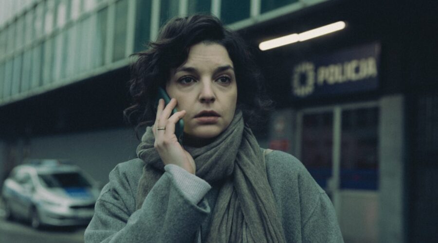 Maria Dębska (Greta) in una scena di “Un solo sguardo”. Credits: Netflix.