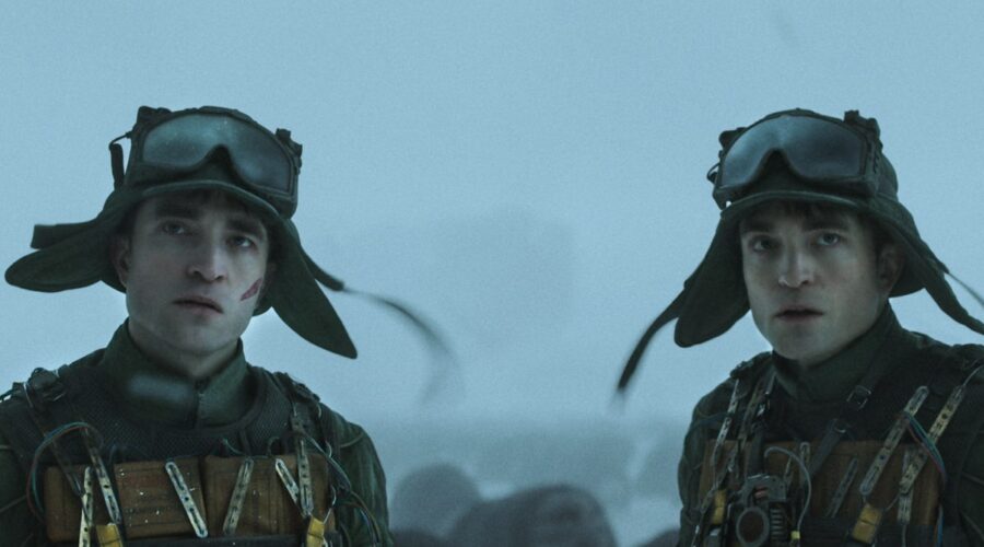 Robert Pattinson In Mickey 17 Credits Warner Bros Studios Italia