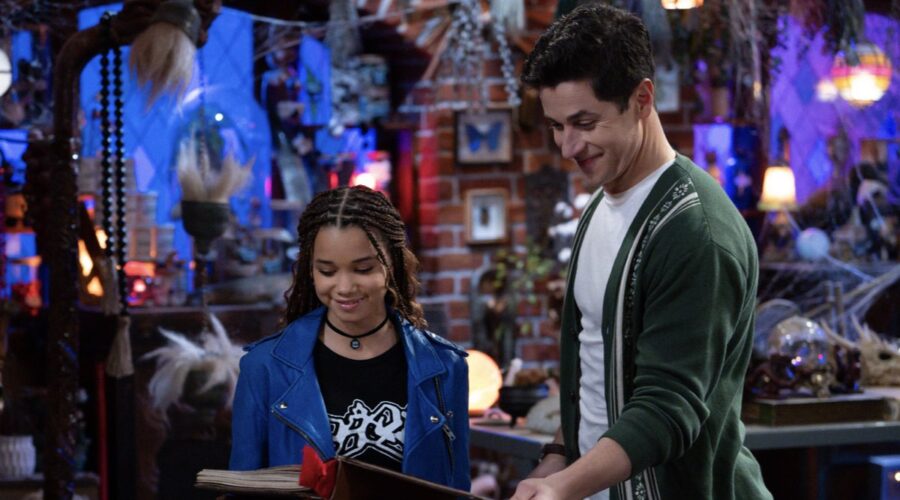 David Henrie E Janice Leann Brown In Ritorno A Waverly Place Credits Disney Plus