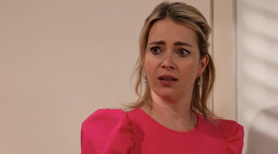 Laura Osswald (Bergmann) in una scena di “Tempesta d'amore”. Credits: RTI Mediaset.