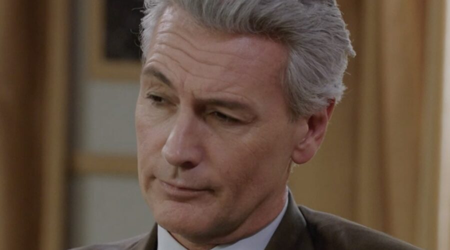 Roberto Farnesi (Umberto Guarnieri) in una scena della puntata 141 de “Il Paradiso Delle Signore 9”. Credits: Rai.