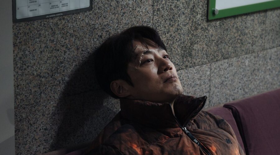 Karma Lee Hee-jun As Park Jae-yeong (The Debtor) In Karma Cr. Jihyeong Seo:netflix