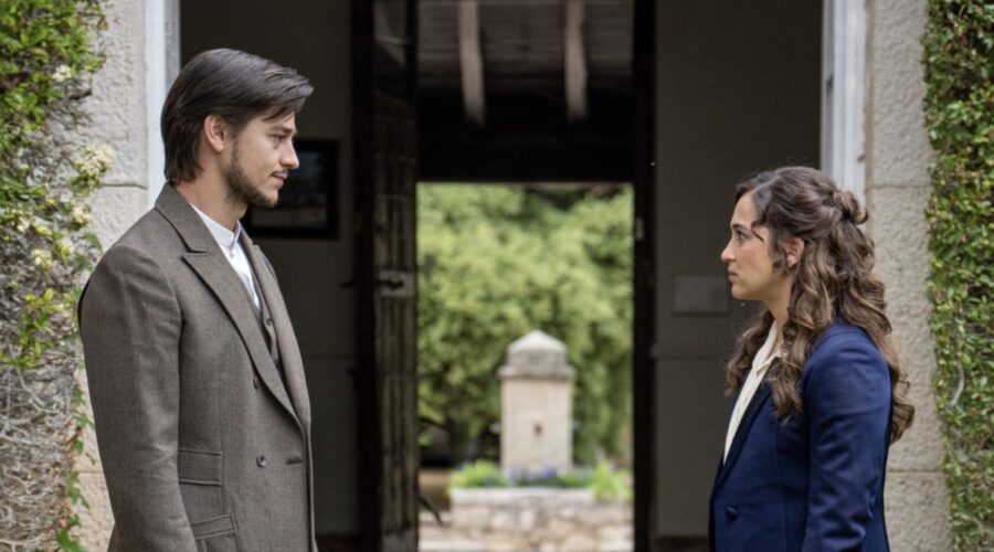 La Promessa Iii - 410 Retequattro - 1a Tv Michel Tejerina (Pelayo), Carmen Asecas (Catalina Luján) Credits Rete In Rete