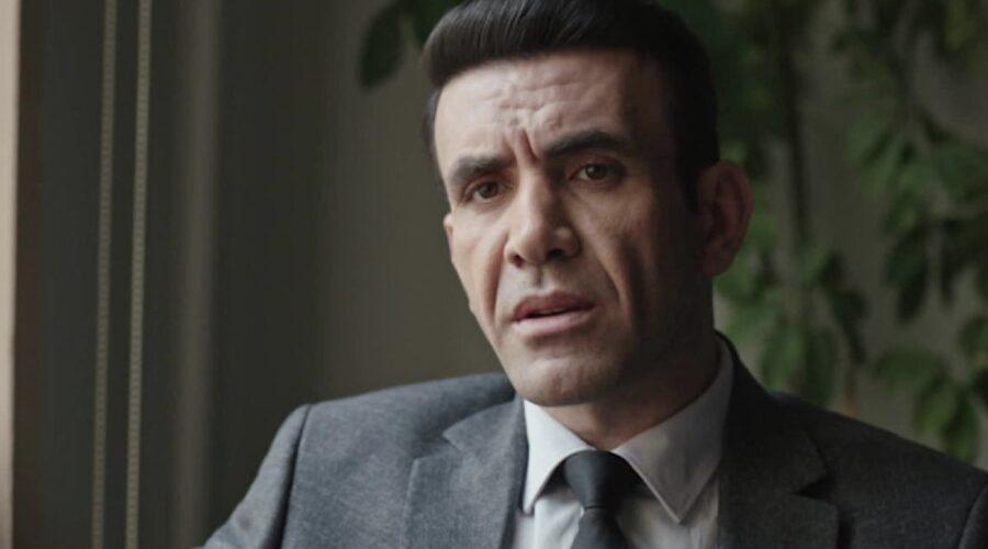 Mehmet Yilmaz Ak (Pars Seçkin) in una scena di “Segreti di Famiglia”. Credits: RTI Mediaset.