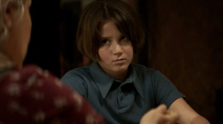 Screenshot di ‎Anna Losano (Marta) in una scena di “Fuochi d'artificio”. Credits: Rai.