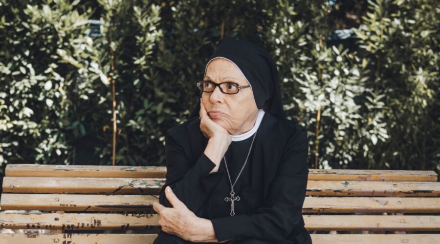 Valeria Fabrizi (Suor Costanza) in una scena di “Che Dio Ci Aiuti 8”. Credits: Virginia Bettoja e Rai.